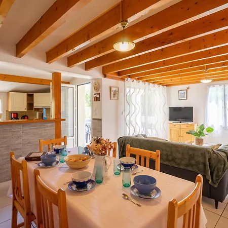 Brive 1 By Interhome Сasa de vacaciones *
